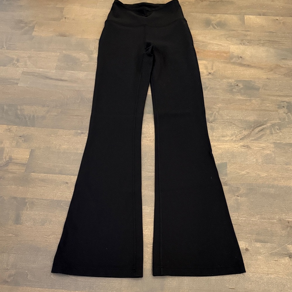 Women’s Lululemon Groove High-Rise Flare size 4